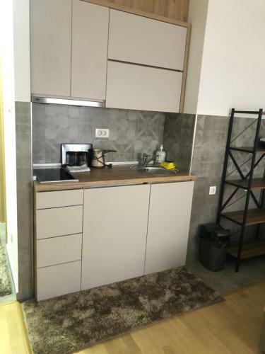 Apartman - Stan Na Dan