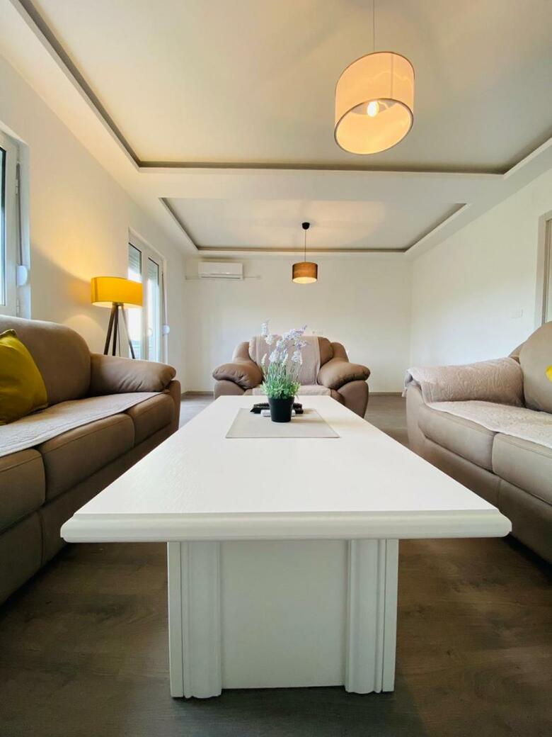 Apartment Mia Airport