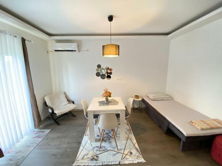 Apartment Mia Airport