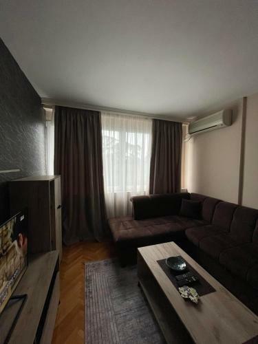 Apartman 27