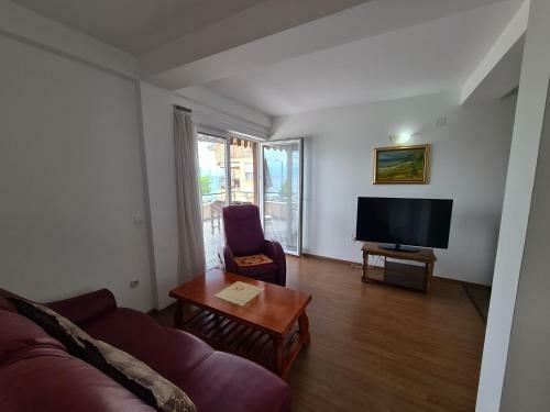 Hostal Restaurant & Apartments Lipa