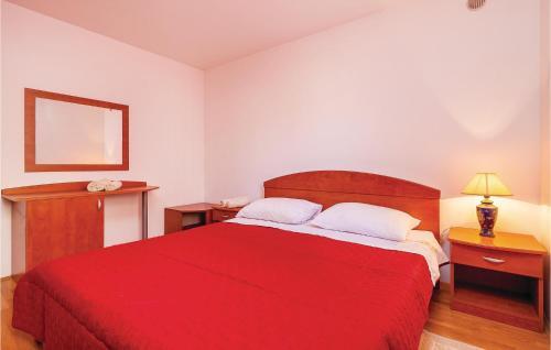 Two-bedroom Apartment Cizici With Sea View 05