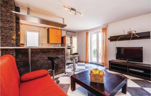 Two-bedroom Apartment Cizici With Sea View 05