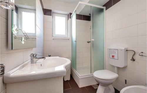 Two-bedroom Apartment Cizici With Sea View 05