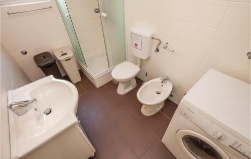 Two-bedroom Apartment Cizici With Sea View 05