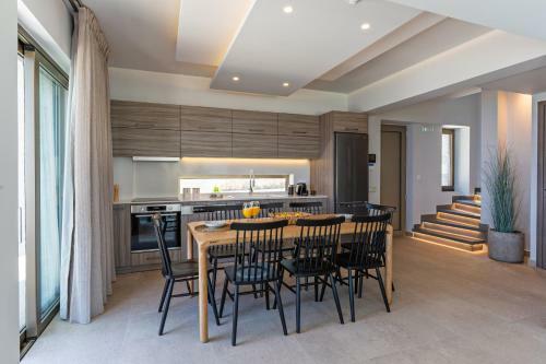 Luxury Villa Aqua With 2 Heated Pools