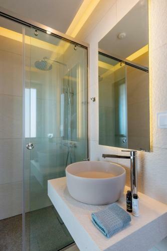 Villa Onyx - With Private Heated Pool