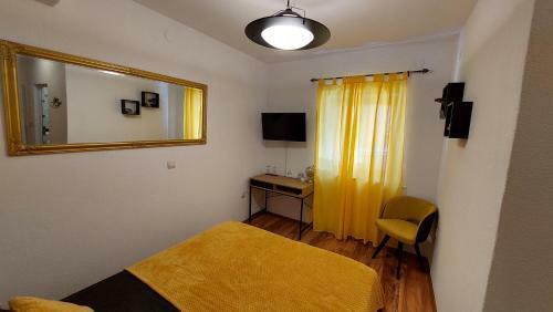 Hostal Beautiful Four Color Rooms