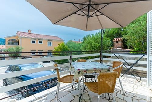 Apartment In Cres With Balcony, Ac, Wifi, Washing Machine 4249-3