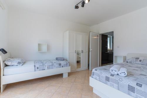 Apartment In Cres With Balcony, Ac, Wifi, Washing Machine 4249-3