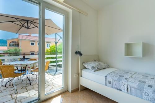 Apartment In Cres With Balcony, Ac, Wifi, Washing Machine 4249-3