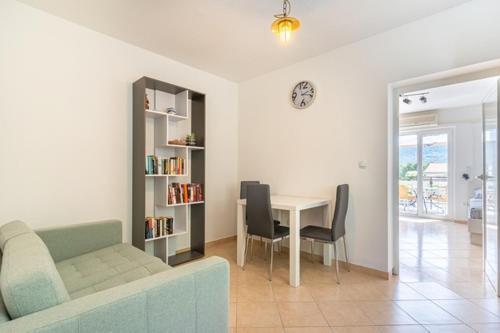 Apartment In Cres With Balcony, Ac, Wifi, Washing Machine 4249-3