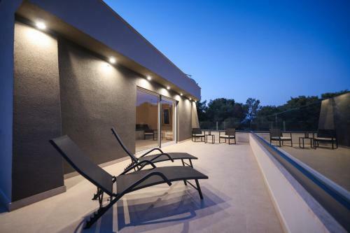 Poolincluded Villa Green Oasis
