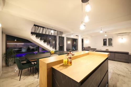 Poolincluded Villa Green Oasis