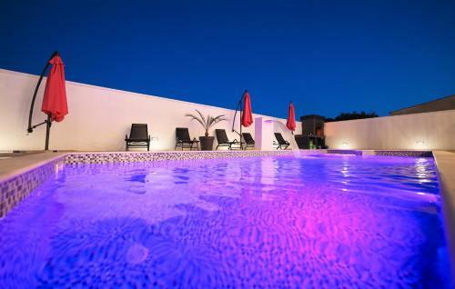 Poolincluded Villa Green Oasis