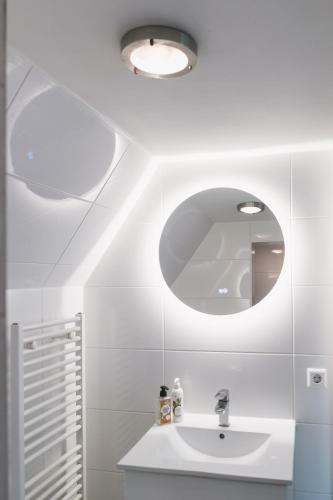 De Achterkamer, A Tiny Attic On The Herengracht