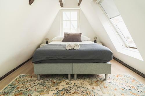 De Achterkamer, A Tiny Attic On The Herengracht