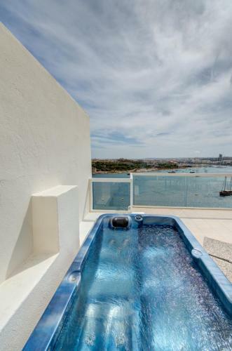Apartamento Amazing Direct Valletta Seaviews Sliema Top Floor Apt