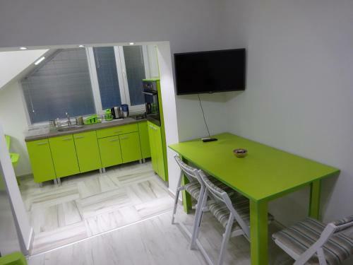 Jasmin White Apartment
