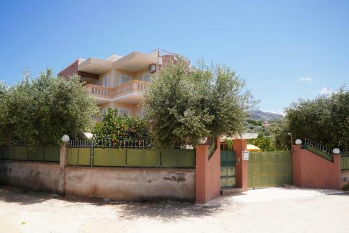 Fournes Apartments