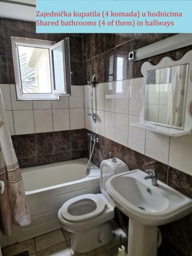 Hostal Djuric Sobe I Apartmani