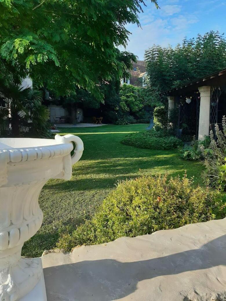 Bed & Breakfast Domaine Les Feuillants