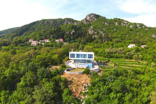Pool Villa Luxoria Trebesin Whirlpool