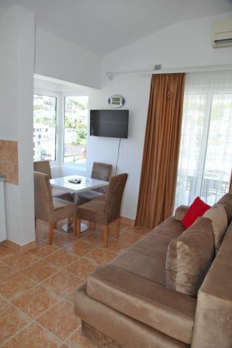 Apartments Hidri