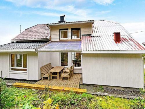 Holiday Home Midsund VII