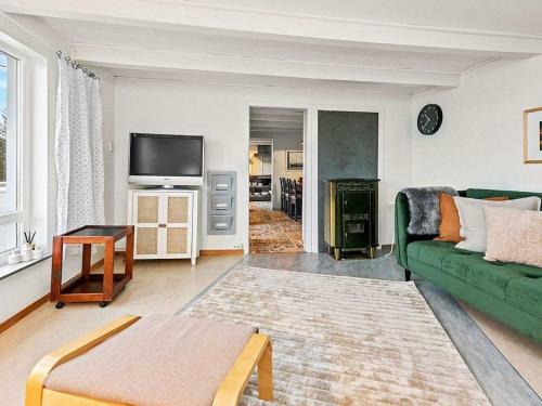 Holiday Home Midsund VII