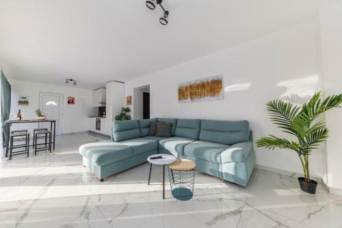 Villa Sunrise, Beautiful Penthouse With Jacuzzi