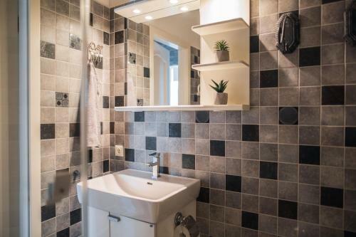 Lemon Tree Apartment