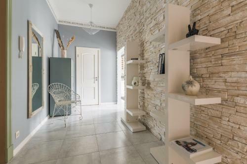 Lemon Tree Apartment