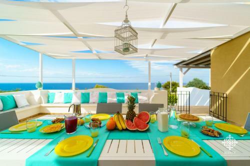Villa Vittoria - Waterfront House