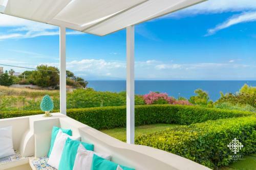 Villa Vittoria - Waterfront House