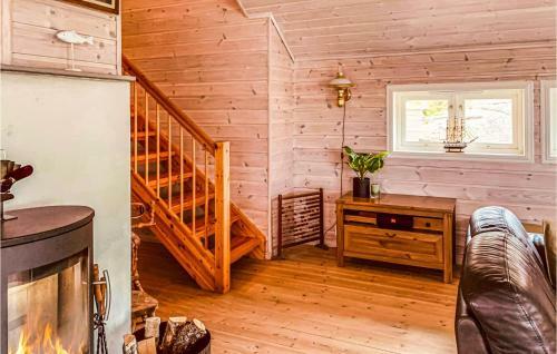 Awesome Home In Bekkjarvik With Wifi And 3 Bedrooms
