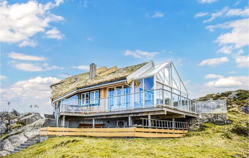 Awesome Home In Bekkjarvik With Wifi And 3 Bedrooms
