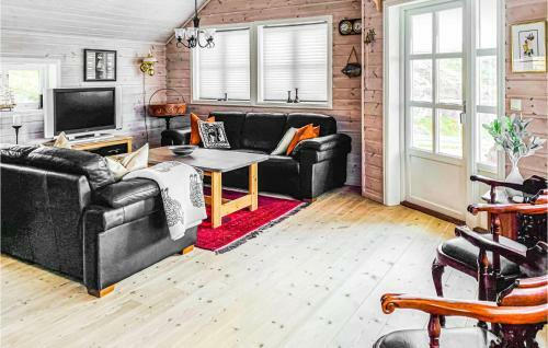 Awesome Home In Bekkjarvik With Wifi And 3 Bedrooms