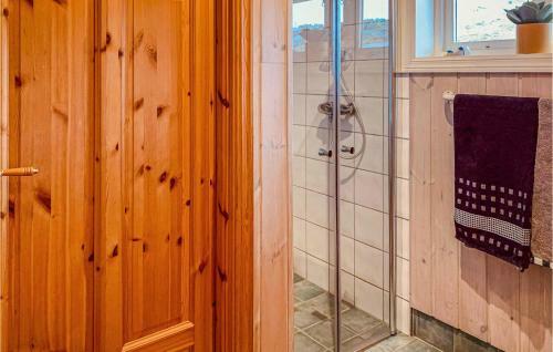 Awesome Home In Bekkjarvik With Wifi And 3 Bedrooms
