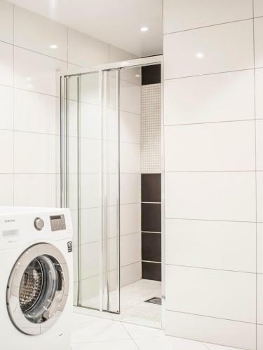 Classy, Very Central Apt For 10 People!