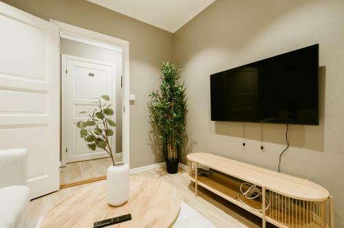The Apartments - N�2