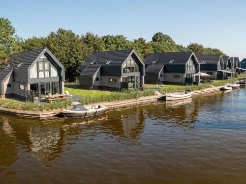 Luxurious Detached Water Villa With Jetty