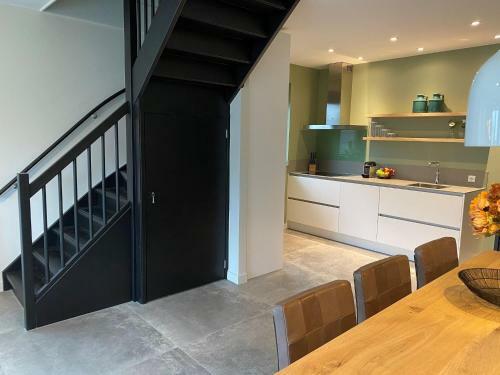 Luxurious Detached Water Villa With Jetty