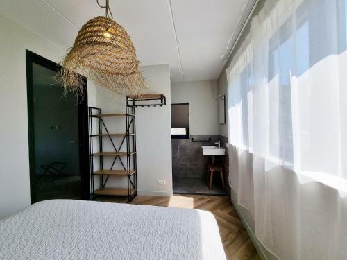 Luxurious Detached Water Villa With Jetty