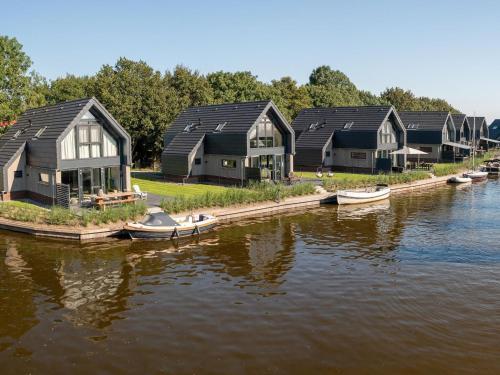 Luxurious Detached Water Villa With Jetty