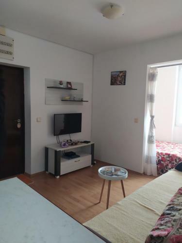 Apartment 300 Meters From Przno Beach