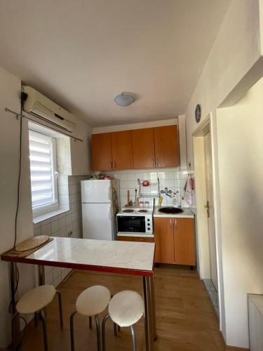 Apartment 300 Meters From Przno Beach
