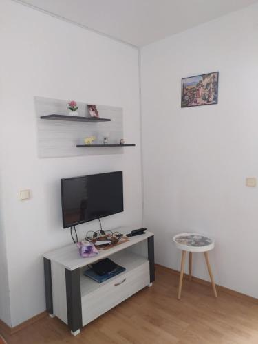 Apartment 300 Meters From Przno Beach
