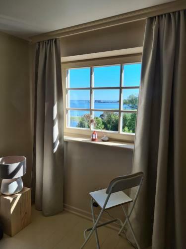 Lagoon View Apartment