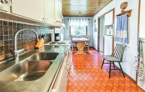 Nice Home In �lmhult With 2 Bedrooms
